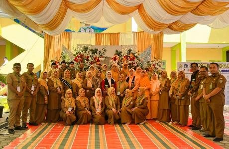 Hari Pertama Masuk Sekolah, Bunda PAUD Kota Banda Aceh Kunjungi SD Negeri 50