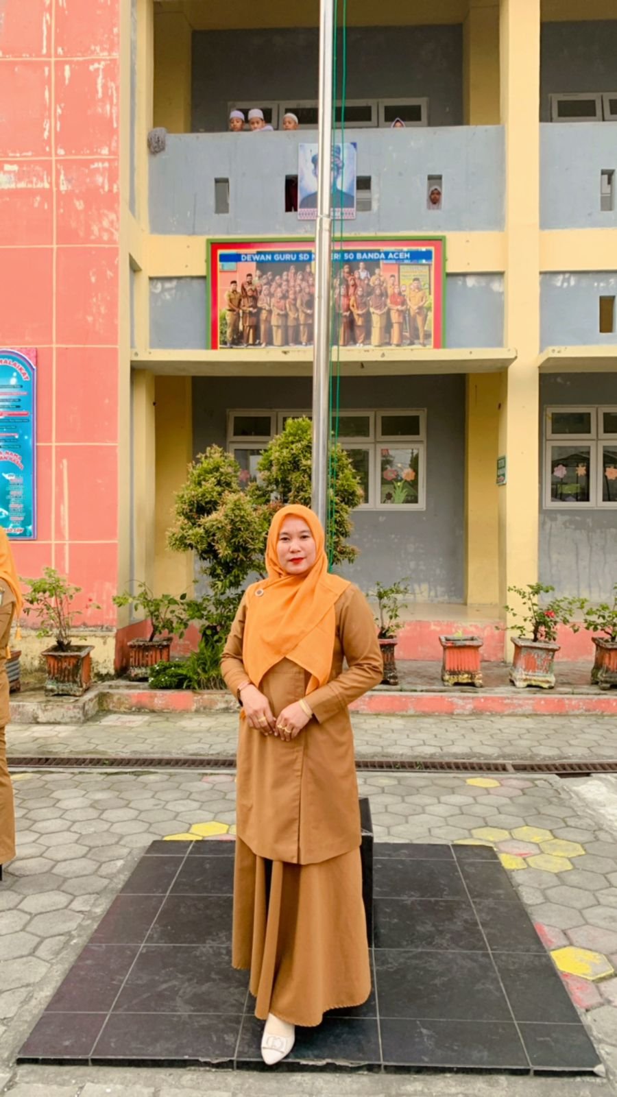 <center>Wali kelas II B<br>Rita Maiyana, S.Pd.</center>