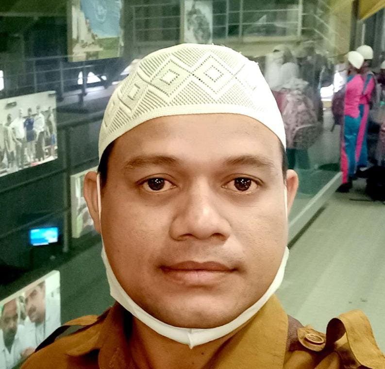 <center>Wali Kelas II D<br>Rahmatsyah, S.Pd.</center>